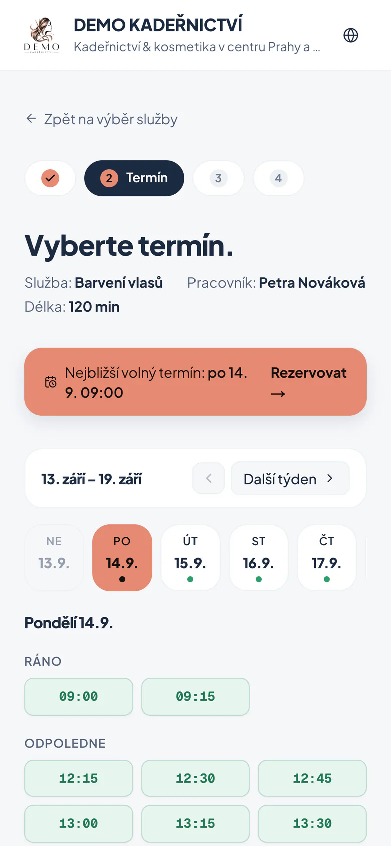 Rezervační kalendář kdy:kdo na mobilu s výběrem termínu a volných časů